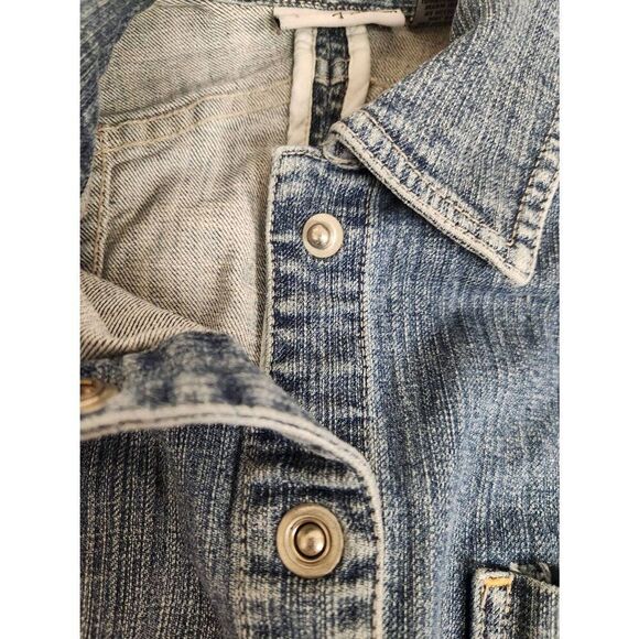 Chicos Platinum blue denim Vest,size 1 M/8 front snaps,side pockets - Picture 4 of 6